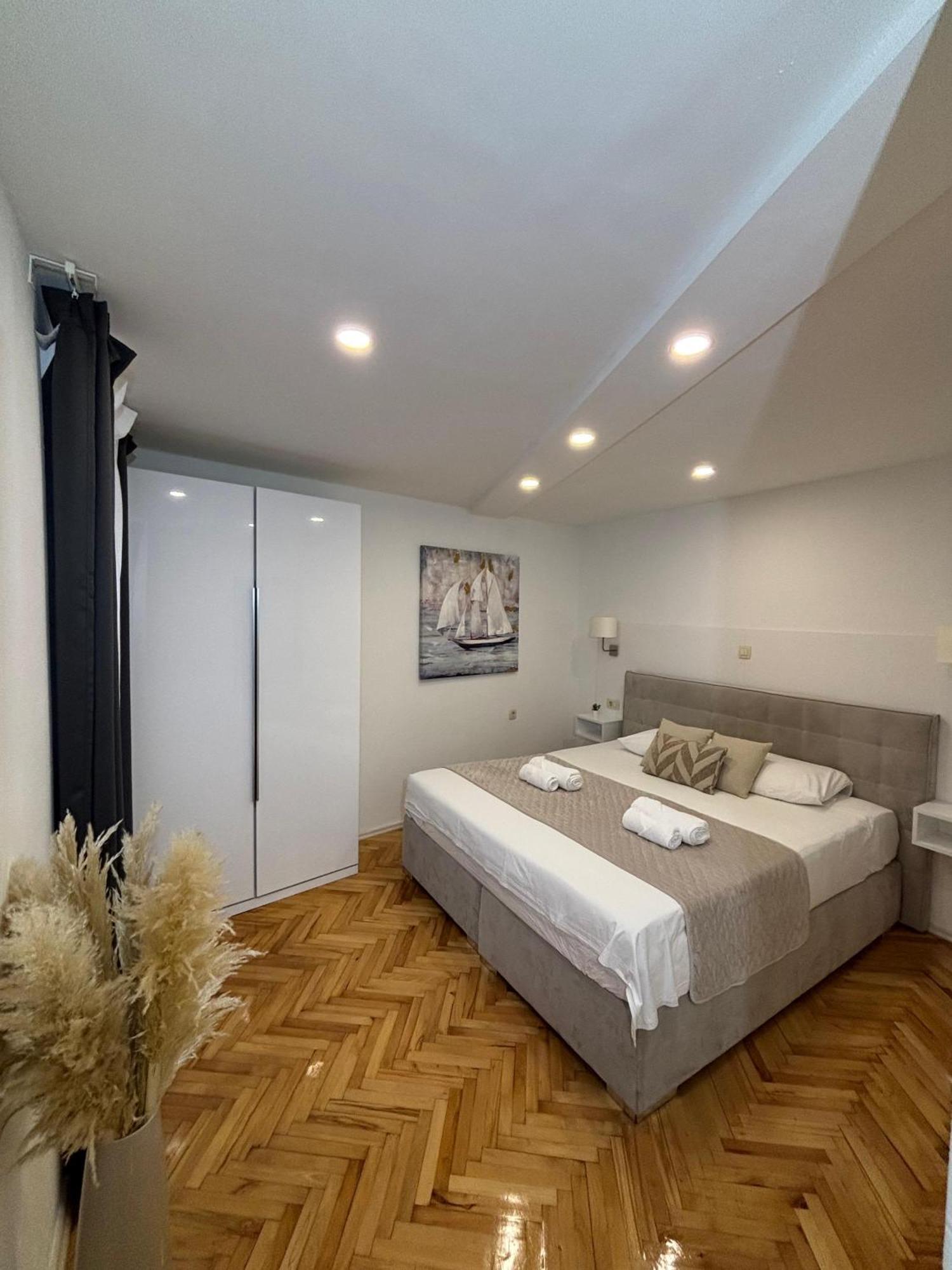 Palace Apartment Σπλιτ Εξωτερικό φωτογραφία