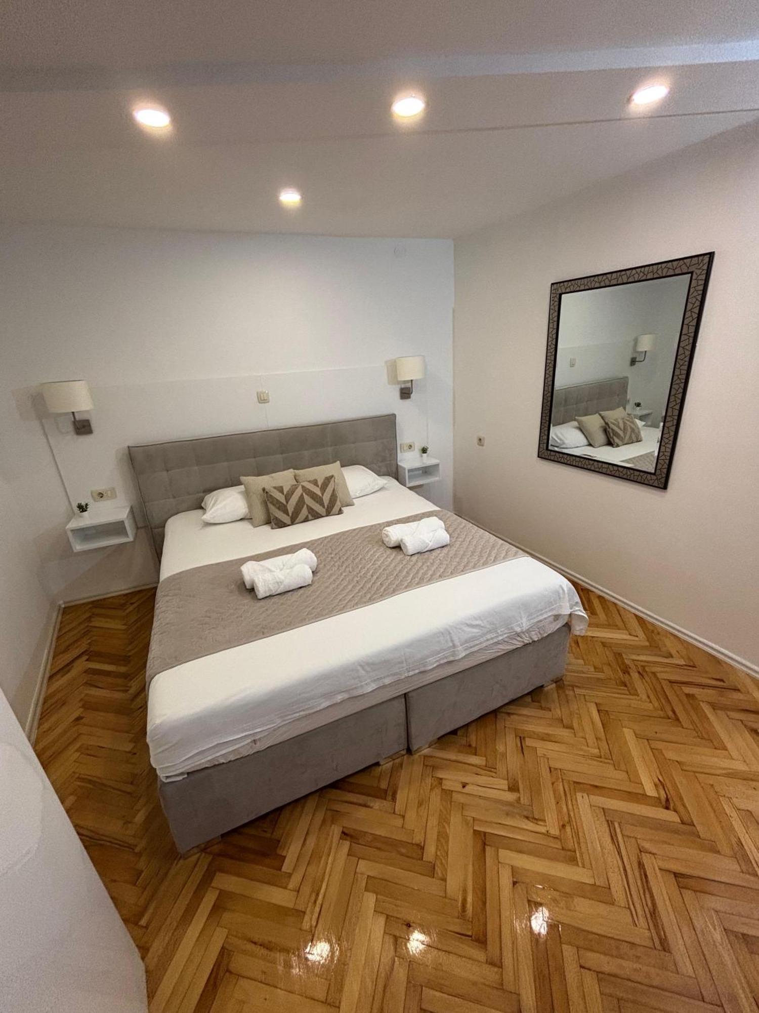 Palace Apartment Σπλιτ Εξωτερικό φωτογραφία