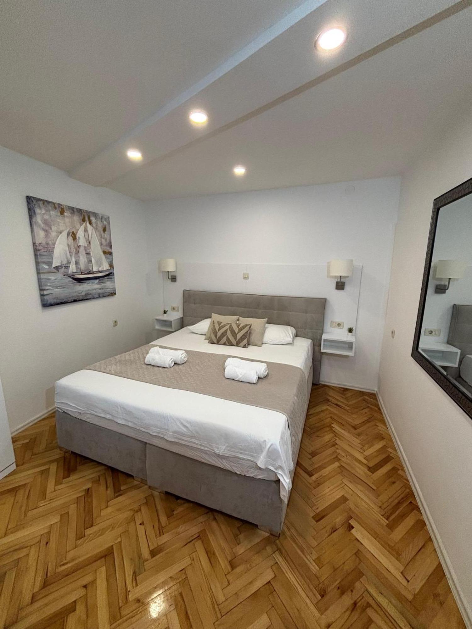 Palace Apartment Σπλιτ Εξωτερικό φωτογραφία