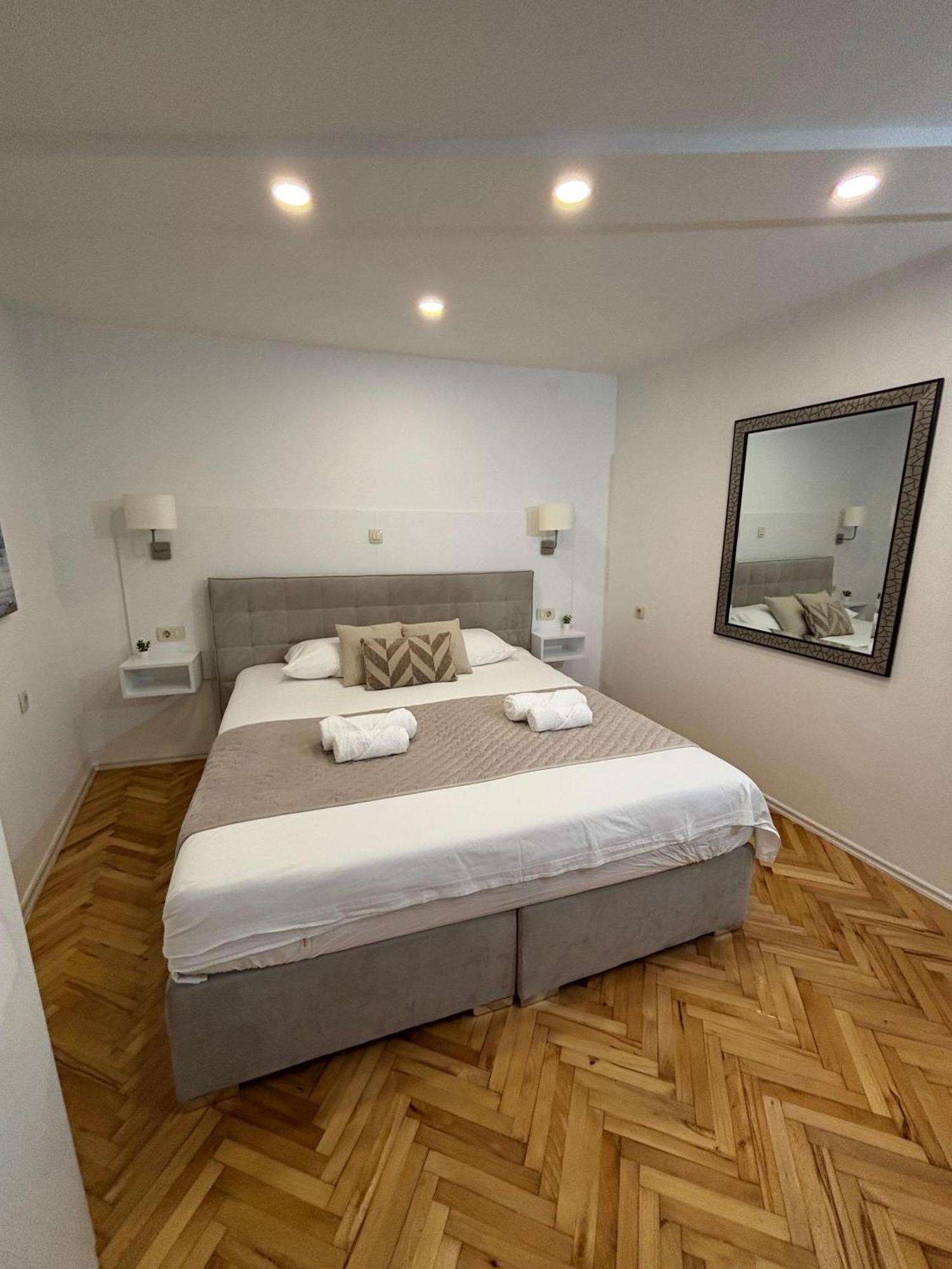 Palace Apartment Σπλιτ Εξωτερικό φωτογραφία