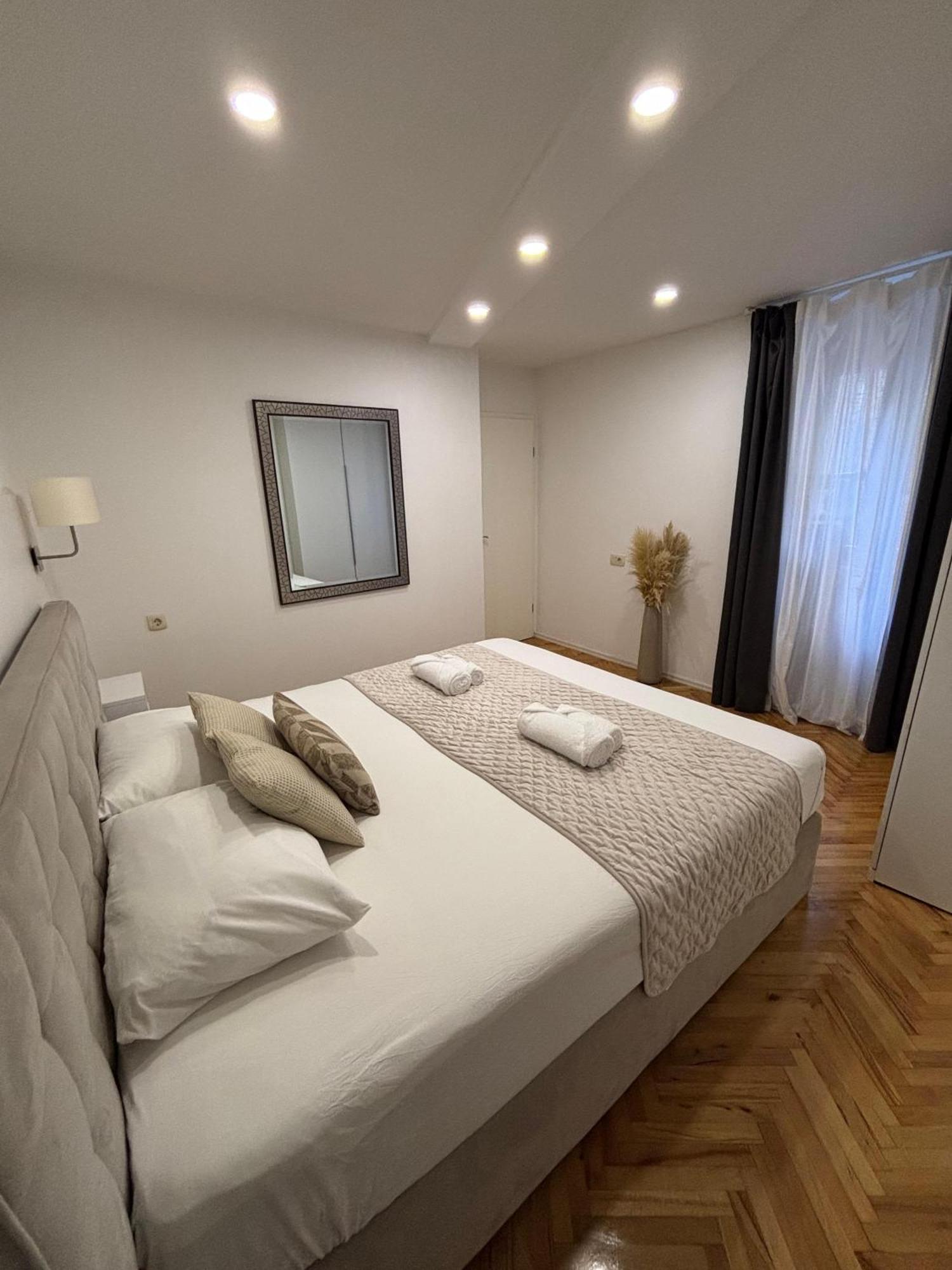 Palace Apartment Σπλιτ Εξωτερικό φωτογραφία